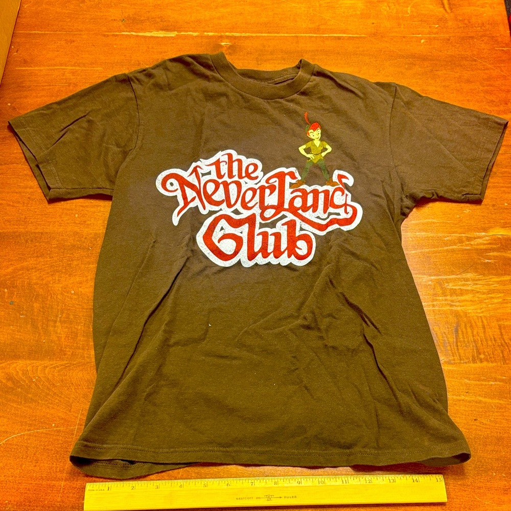 Disney Yesterears Brown 'Neverland Club' T-Shirt small